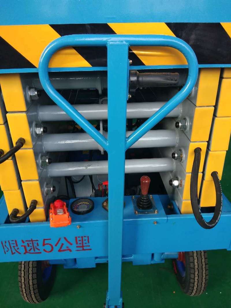 阿勒泰辅助行走式升降平台